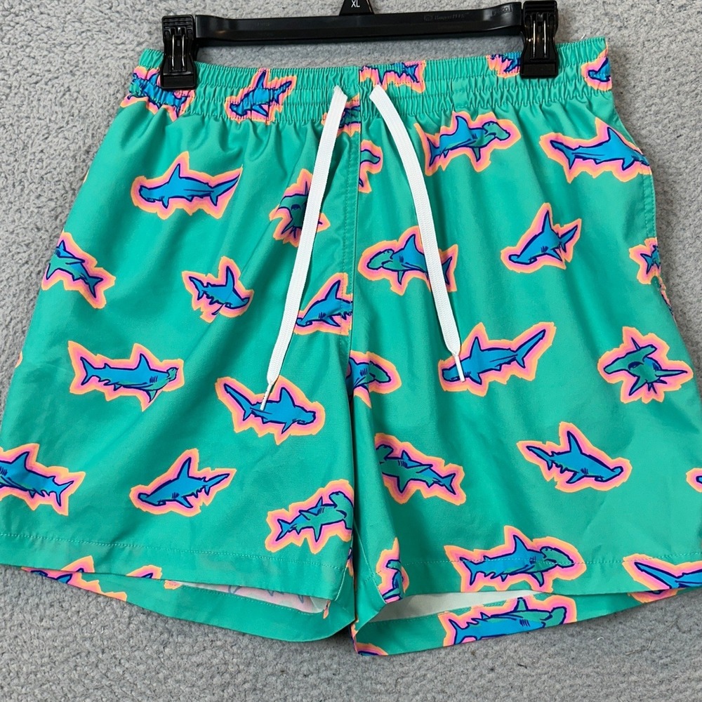 Chubbies Swim Trunks Mens Large 5.5 Inseam Shark Print Green Lined Board Shorts